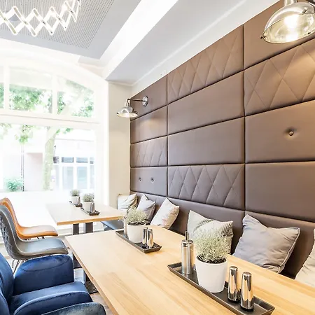 Отель Burghotel 3*